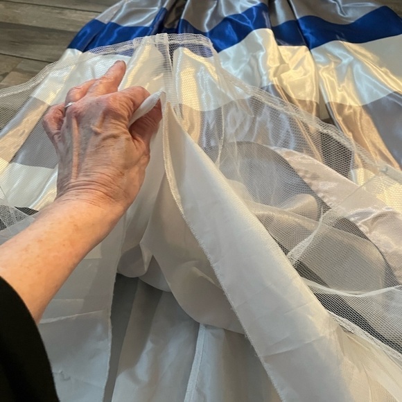 Women’s Nights by Teeze Me satin skirt - Picture 3 of 4